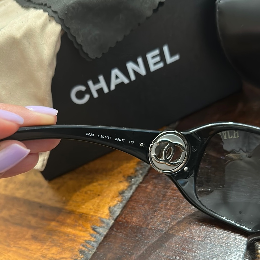 Chanel Black Sunglasses - Picture 4 of 7